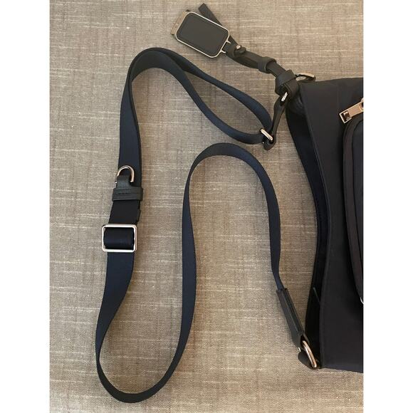 New TUMI Tyler Voyageur Womens Indigo Blue Crossbody - Picture 8 of 14